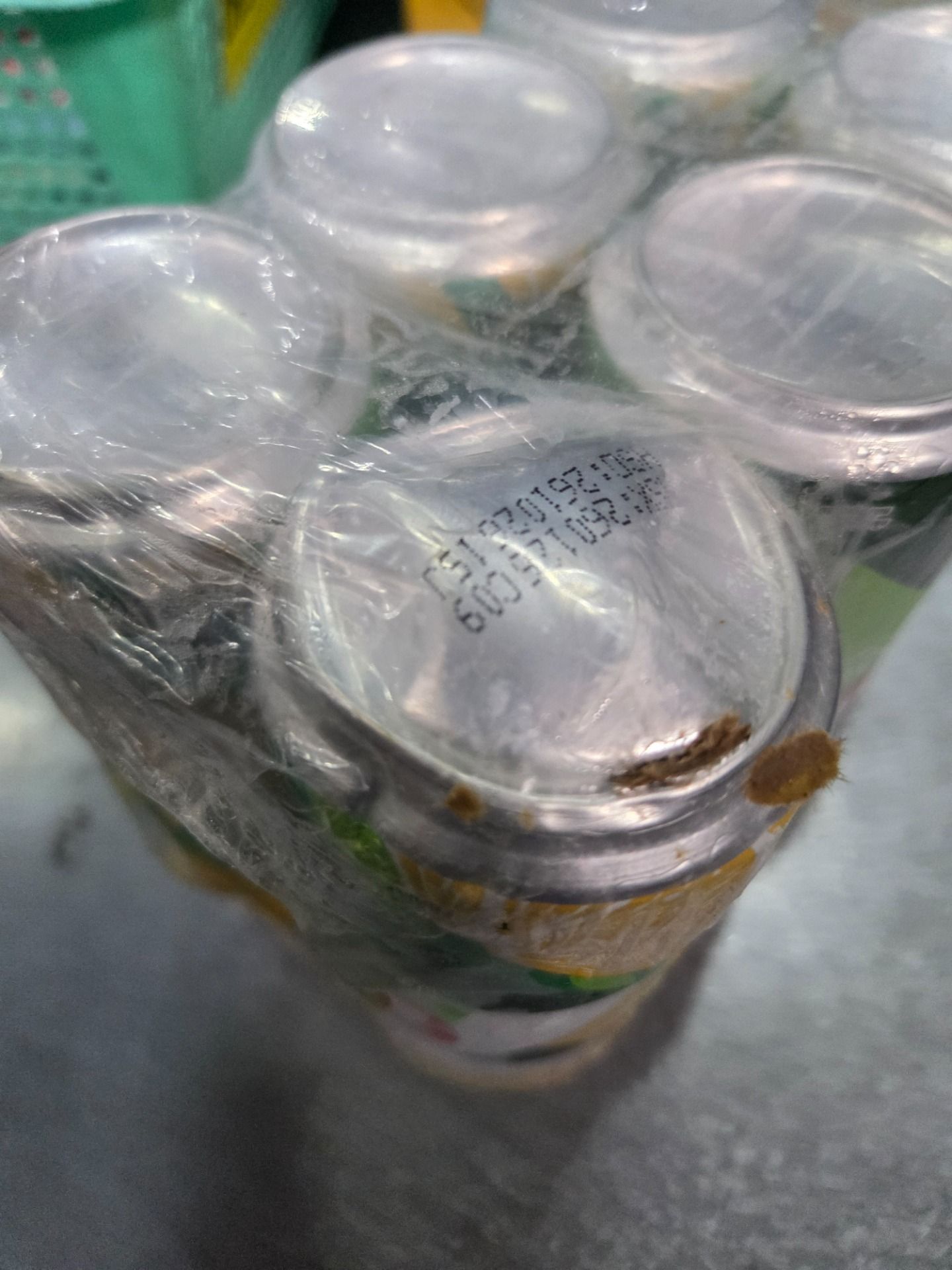 Thùng 24 Lon Nước Uống Có Gaz 7Up Soda Chanh (320ml/lon)