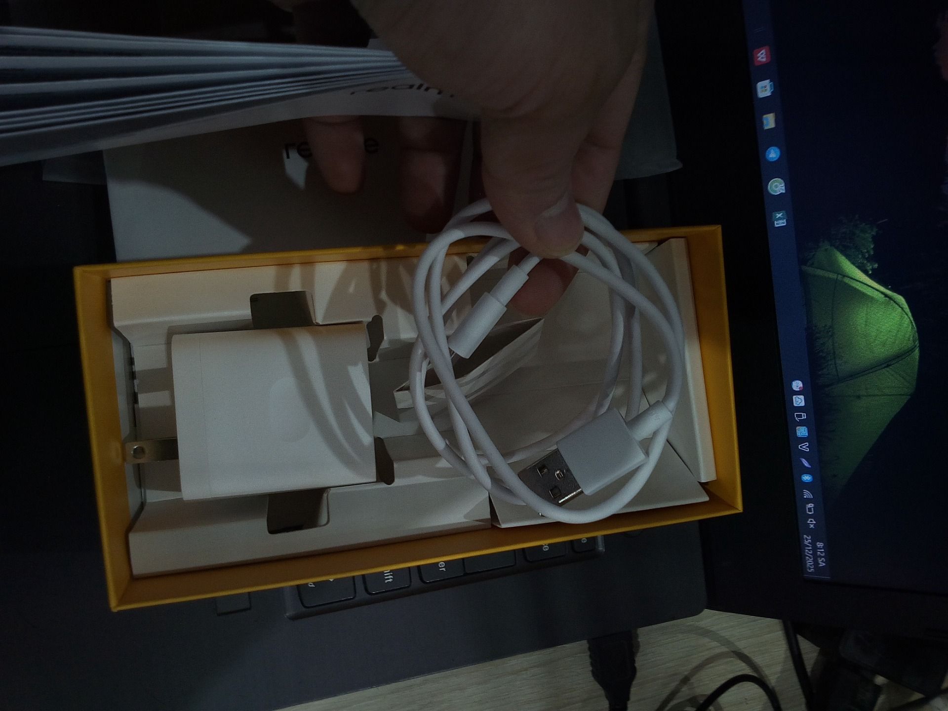 Điện thoại Realme C75X (8GB/256GB) - Hàng Chính Hãng - Hồng San Hô