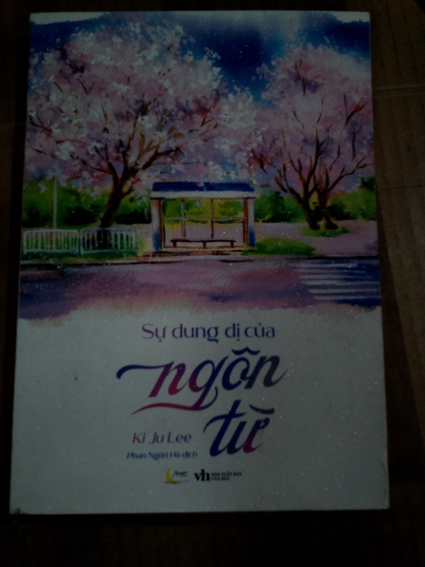 Sách Sự Dung Dị Của Ngôn Từ