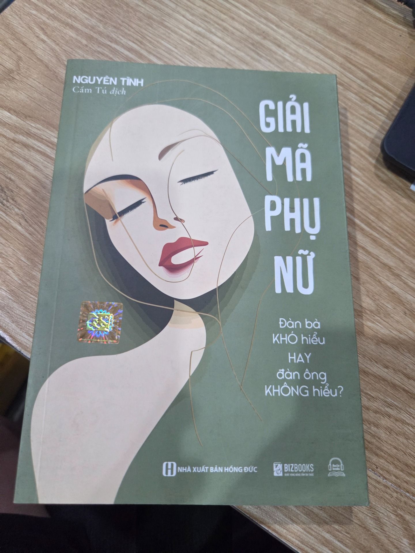 Sách Giải mã phụ nữ: Đàn bà khó hiểu hay đàn ông không hiểu?