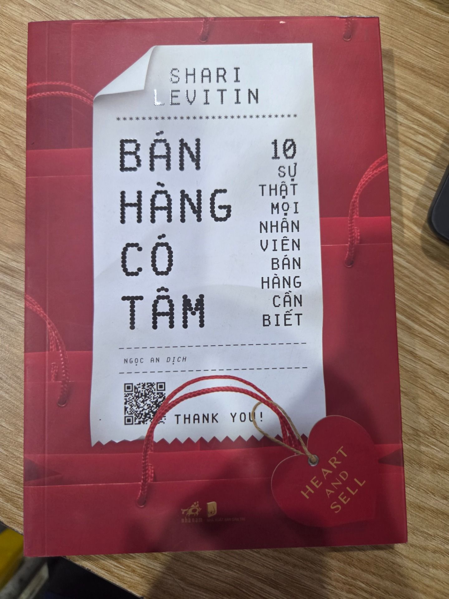 Sách BÁN HÀNG CÓ TÂM - HEART AND SELL