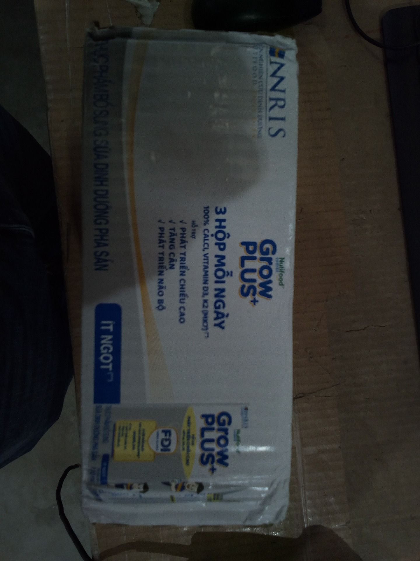 Thùng Sữa Bột Pha sẵn Nutifood GrowPLUS+ Cao Lớn Vượt Trội trên 1 tuổi (24 hộp x 110ml)