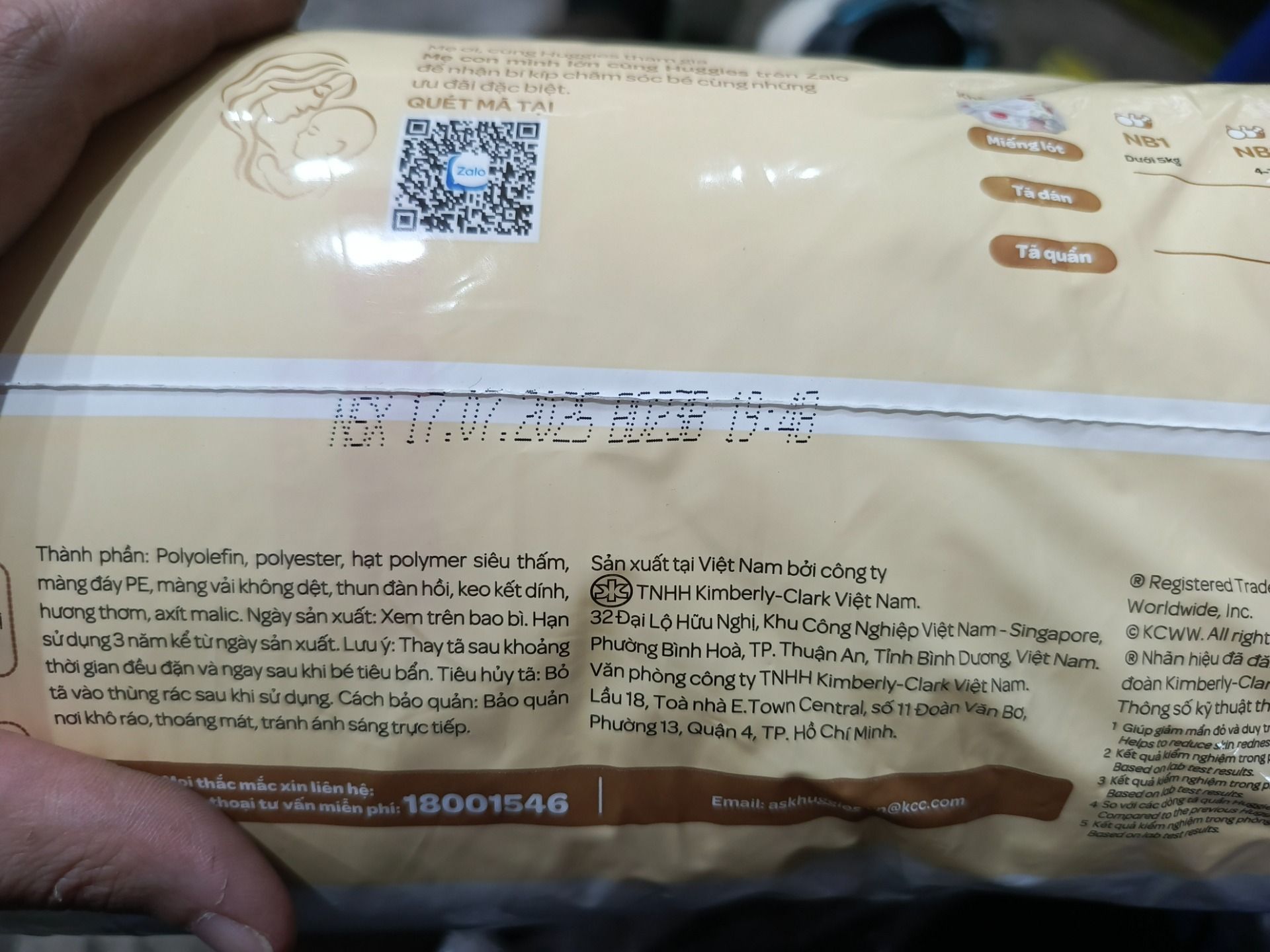 Tã quần Huggies Skin Perfect Mega Jumbo XL72+4 miếng với 2 vùng thấm giảm kích ứng da